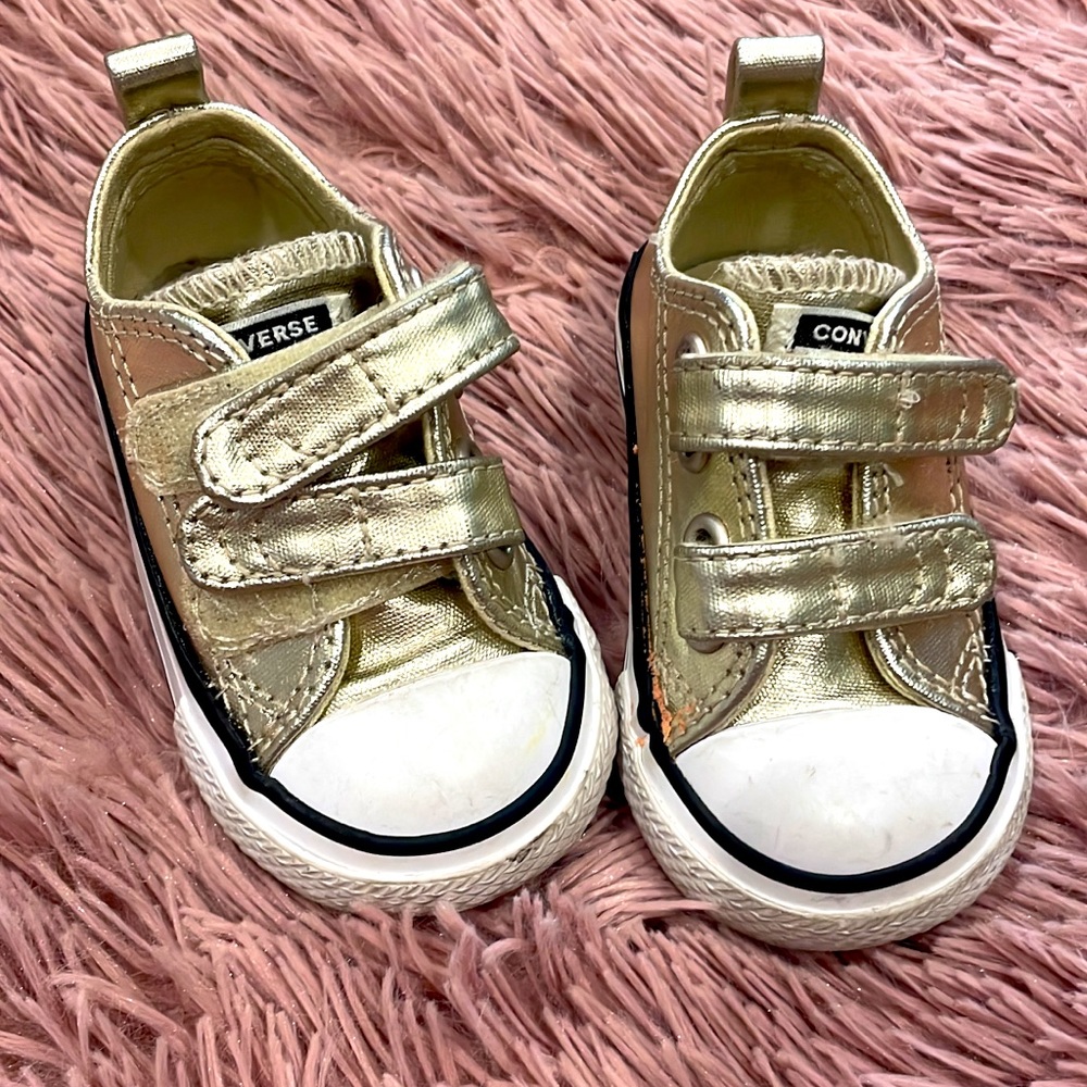 Infant converse size 3 VEUC